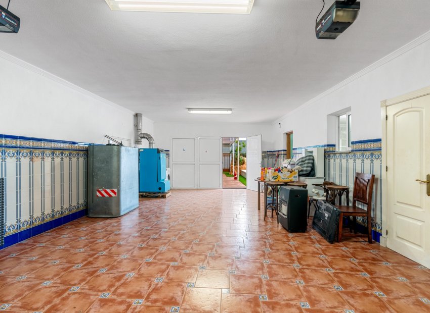 Resale - Villa - Torrevieia - Torrevieja