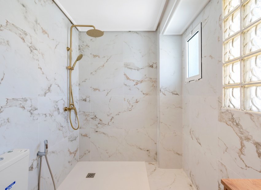 Resale - Villa - Torrevieia - Torrevieja