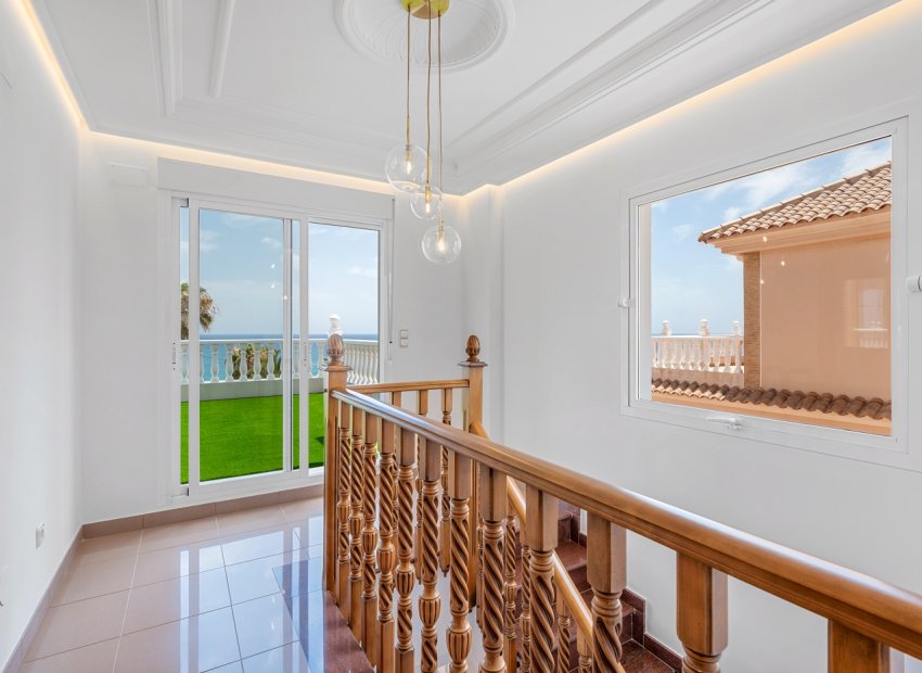 Resale - Villa - Torrevieia - Torrevieja