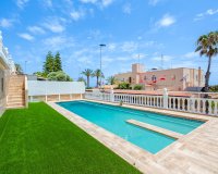 Resale - Villa - Torrevieia - Torrevieja
