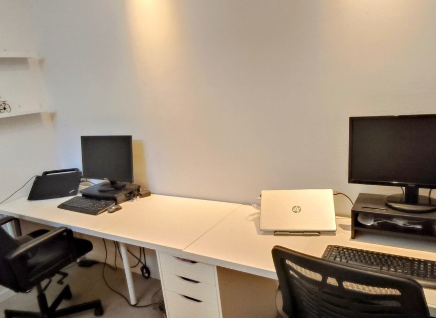 Resale - Villa - Torrevieia - Torrevieja