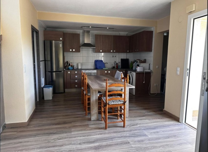 Resale - Villa - Torrevieia - Torrevieja