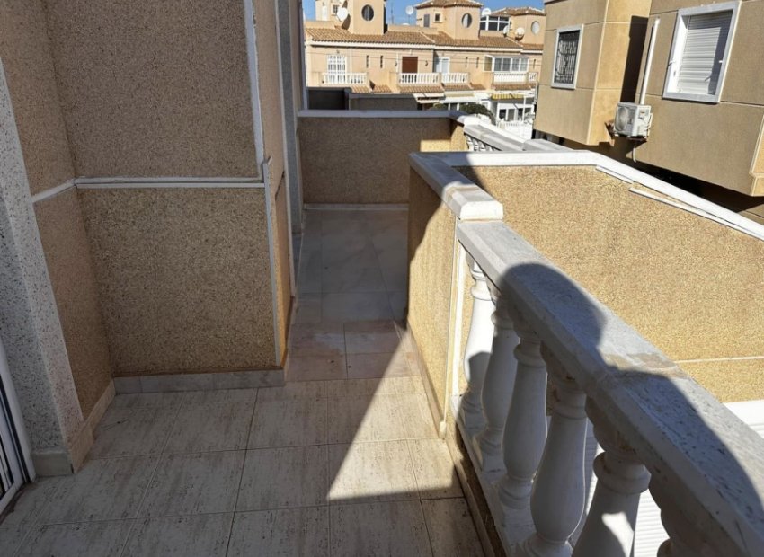 Resale - Villa - Torrevieia - Torrevieja