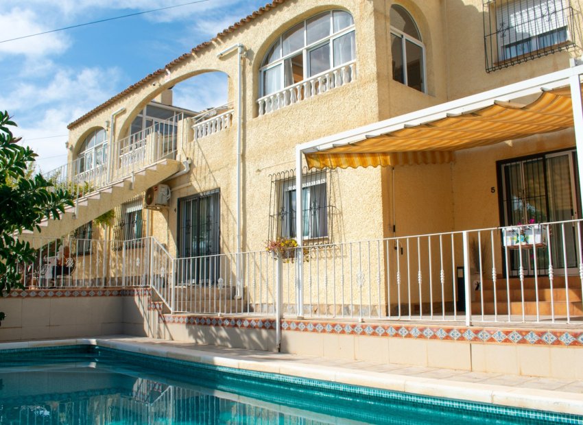 Resale - Villa - Torrevieia - Torrevieja