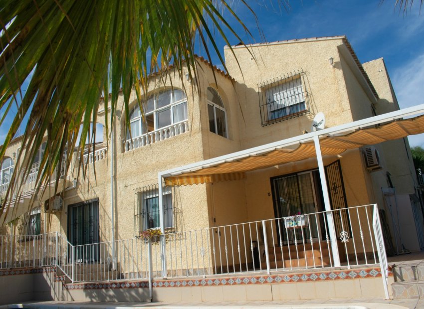 Resale - Villa - Torrevieia - Torrevieja