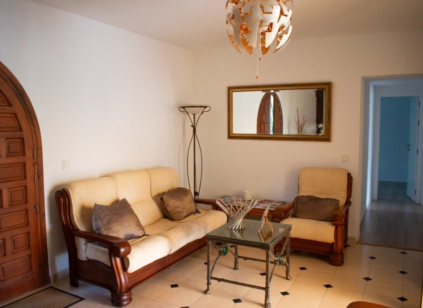 Resale - Villa - Torrevieia - Torrevieja