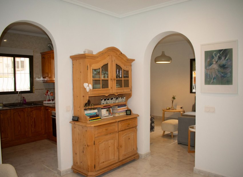 Resale - Villa - Torrevieia - Torrevieja