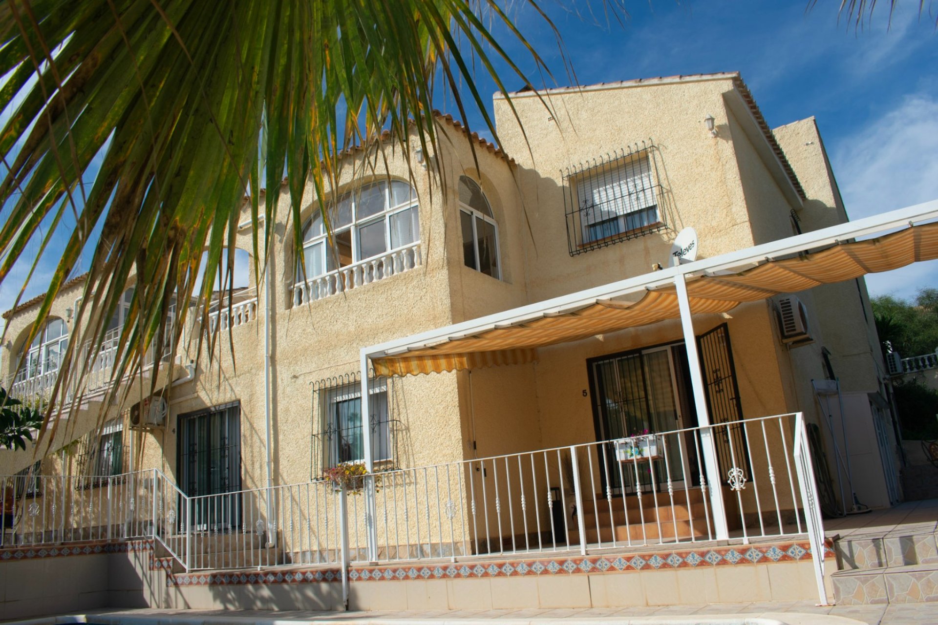 Resale - Villa - Torrevieia - Torrevieja