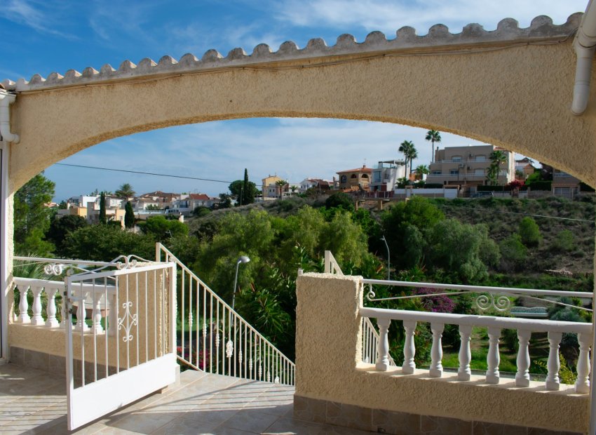 Resale - Villa - Torrevieia - Torrevieja