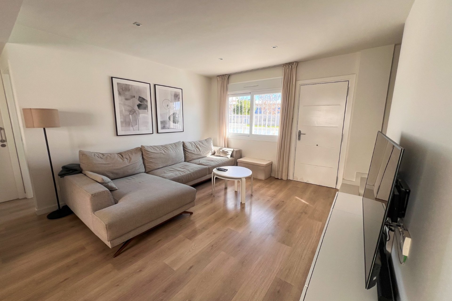 Resale - Villa - Torrevieia - Torrevieja