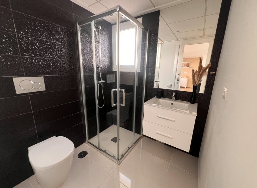 Resale - Villa - Torrevieia - Torrevieja