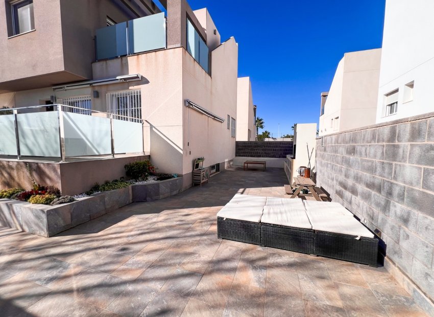 Resale - Villa - Torrevieia - Torrevieja