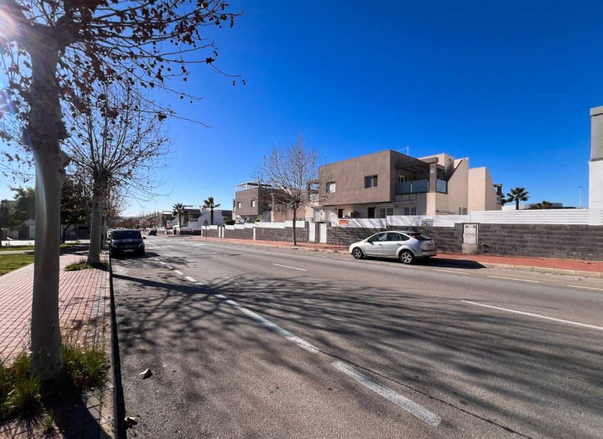 Resale - Villa - Torrevieia - Torrevieja