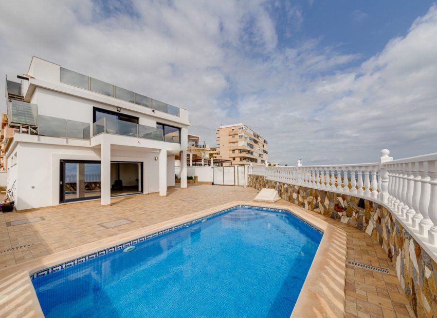 Resale - Villa - Torrevieia - Torrevieja