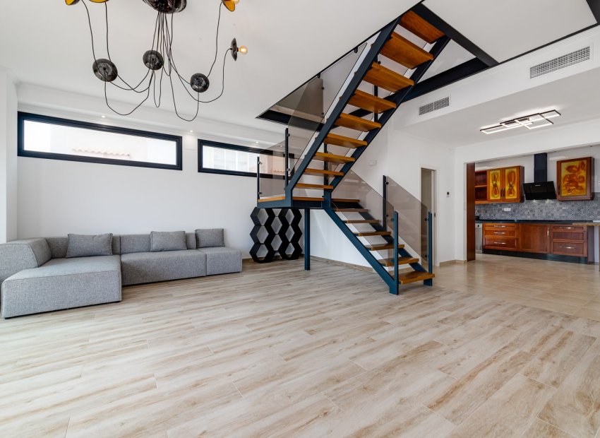 Resale - Villa - Torrevieia - Torrevieja