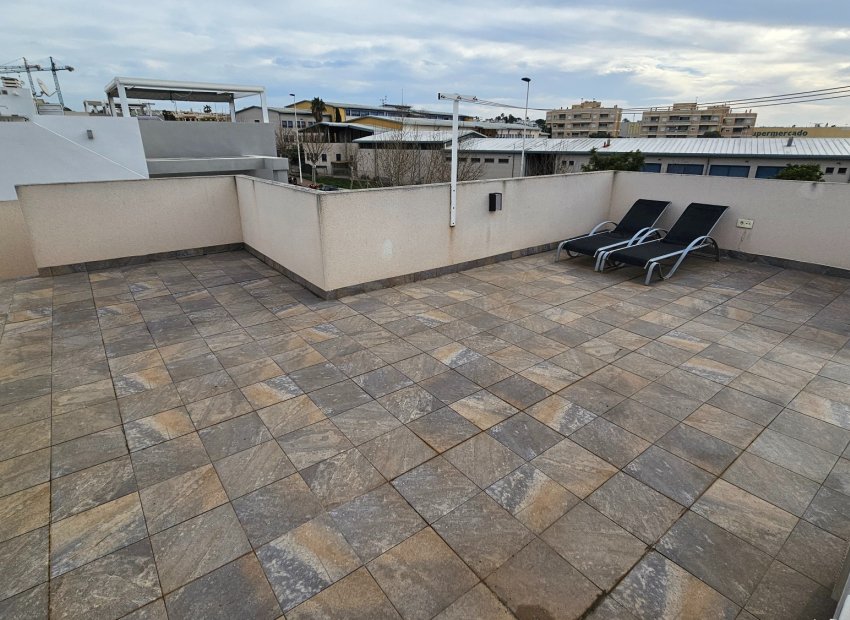 Resale - Villa - Torrevieia - Torrevieja