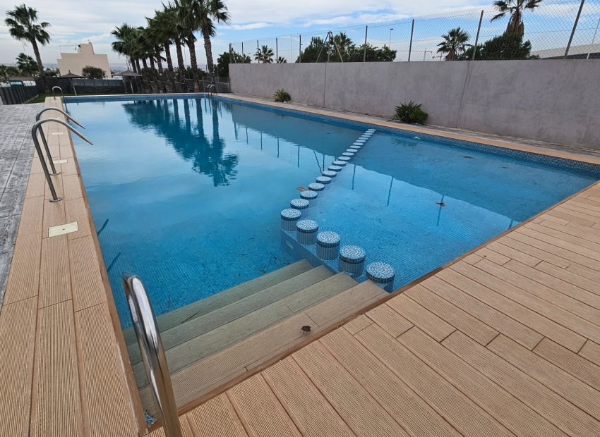Resale - Villa - Torrevieia - Torrevieja