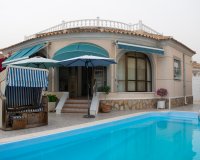 Resale - Villa - Torrevieia - Torrevieja