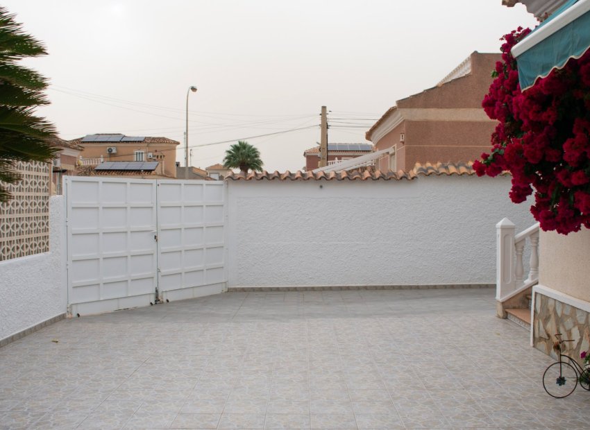 Resale - Villa - Torrevieia - Torrevieja