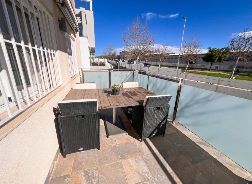 Resale - Villa - Torrevieia - Torrevieja