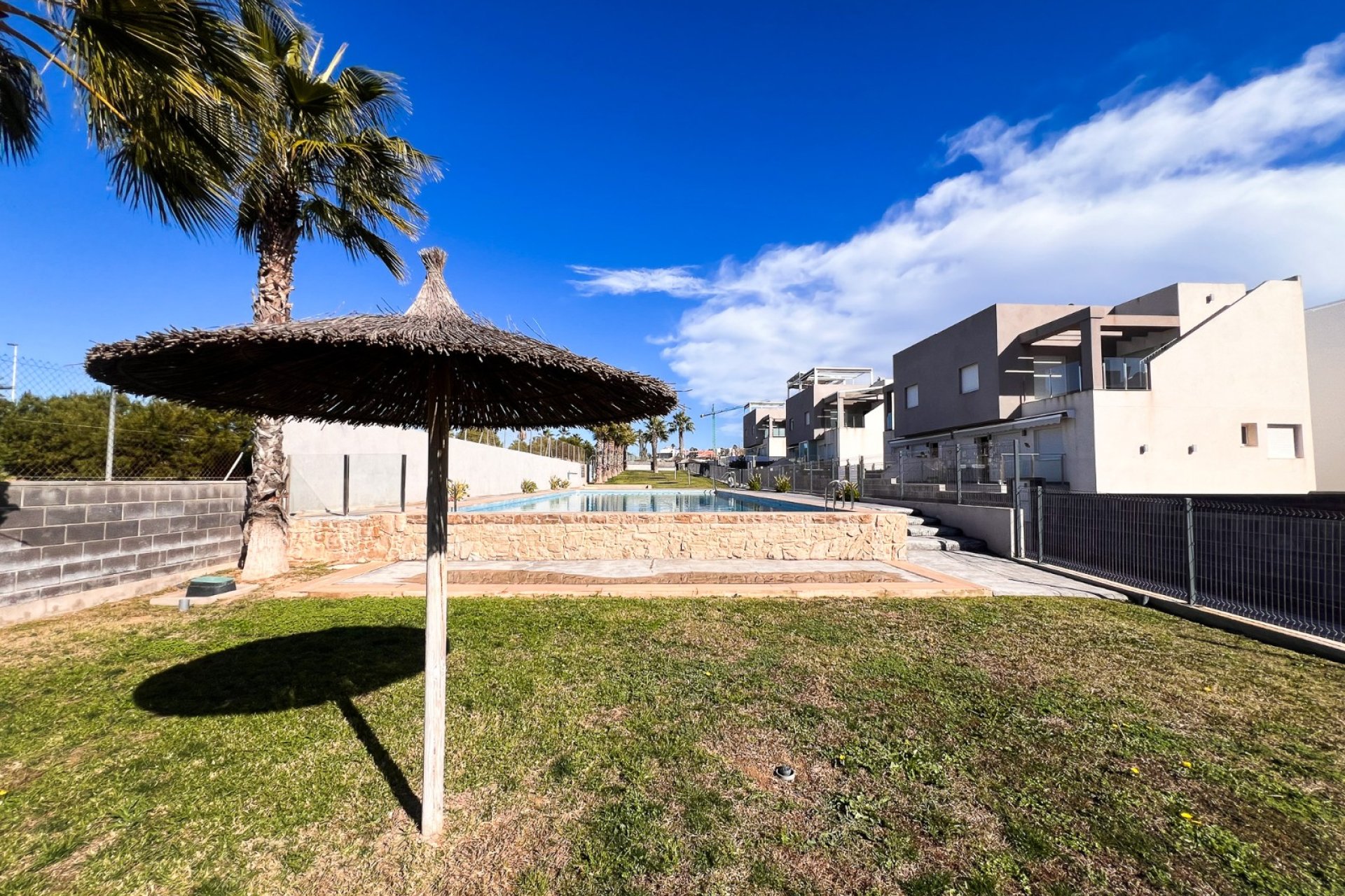 Resale - Villa - Torrevieia - Torrevieja
