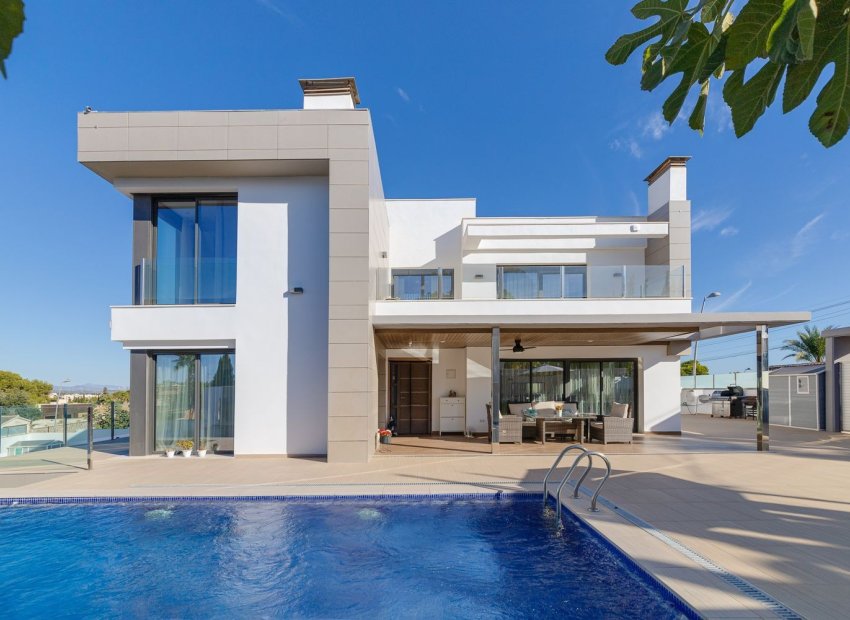Resale - Villa - Torrevieia - Torrevieja