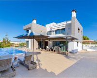 Resale - Villa - Torrevieia - Torrevieja
