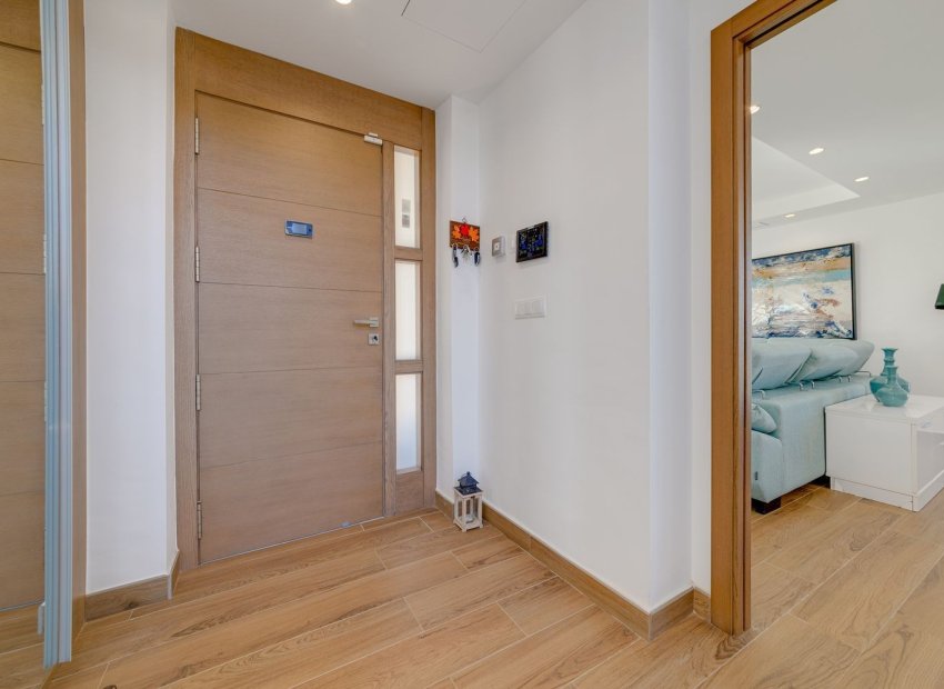 Resale - Villa - Torrevieia - Torrevieja