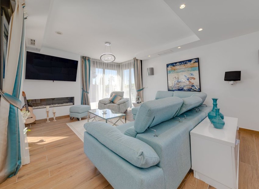 Resale - Villa - Torrevieia - Torrevieja