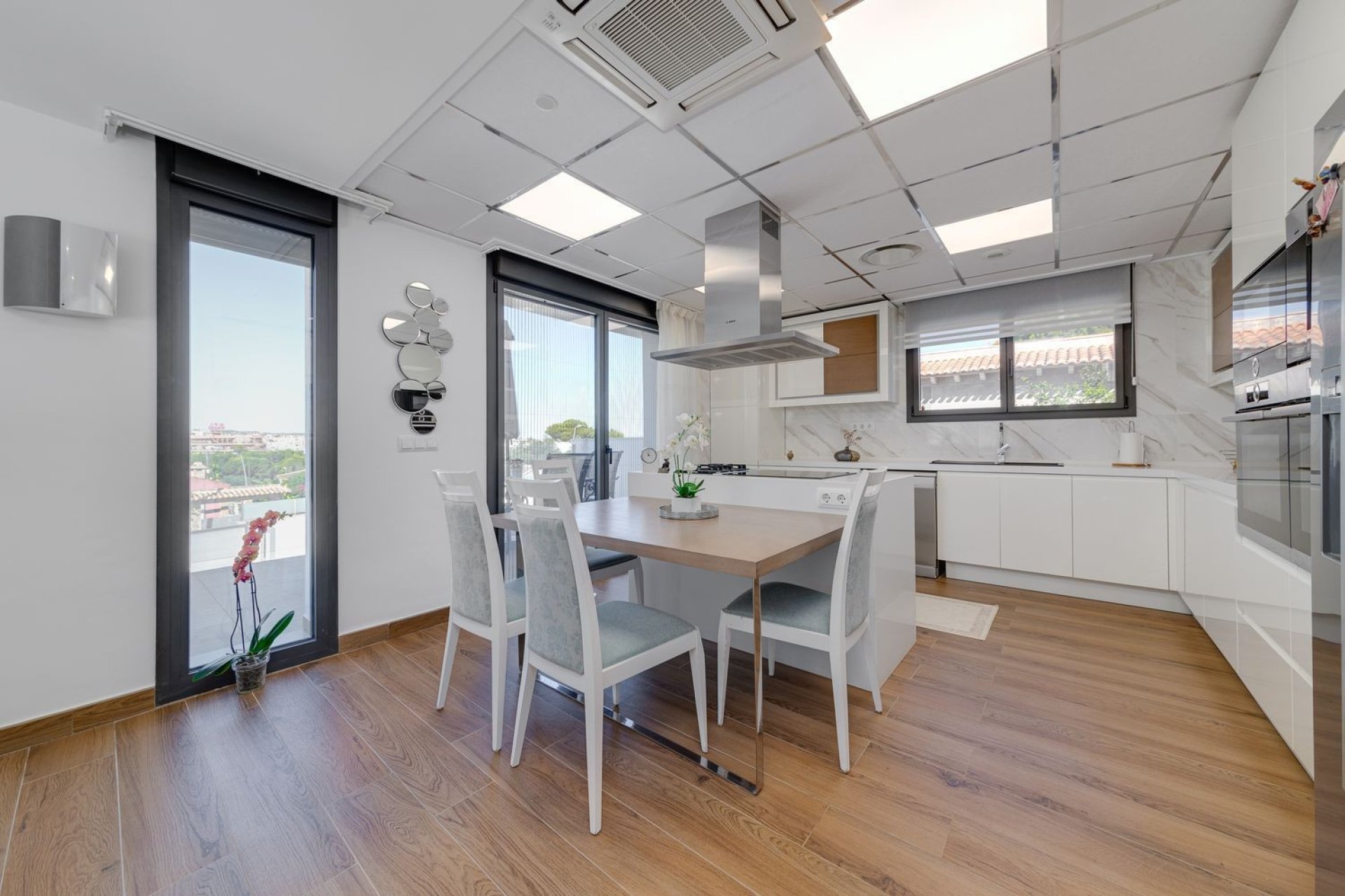 Resale - Villa - Torrevieia - Torrevieja