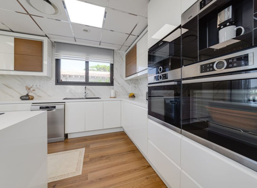 Resale - Villa - Torrevieia - Torrevieja