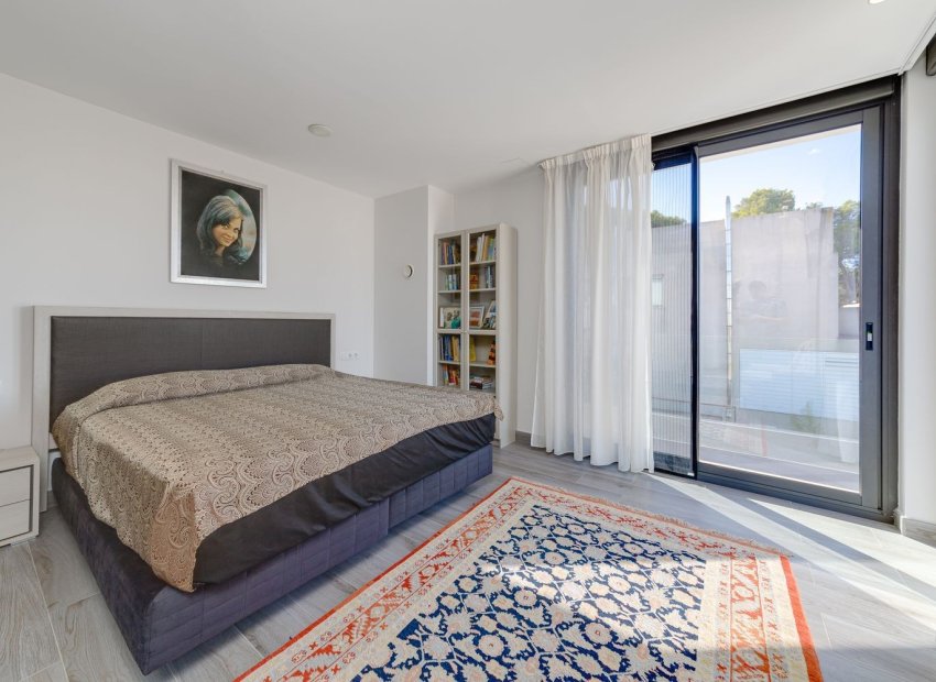 Resale - Villa - Torrevieia - Torrevieja