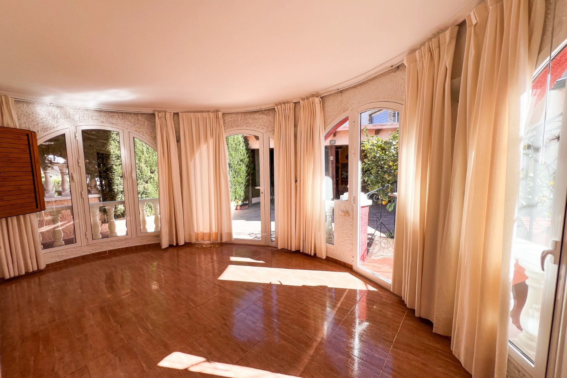 Resale - Villa - Torrevieia - Torrevieja