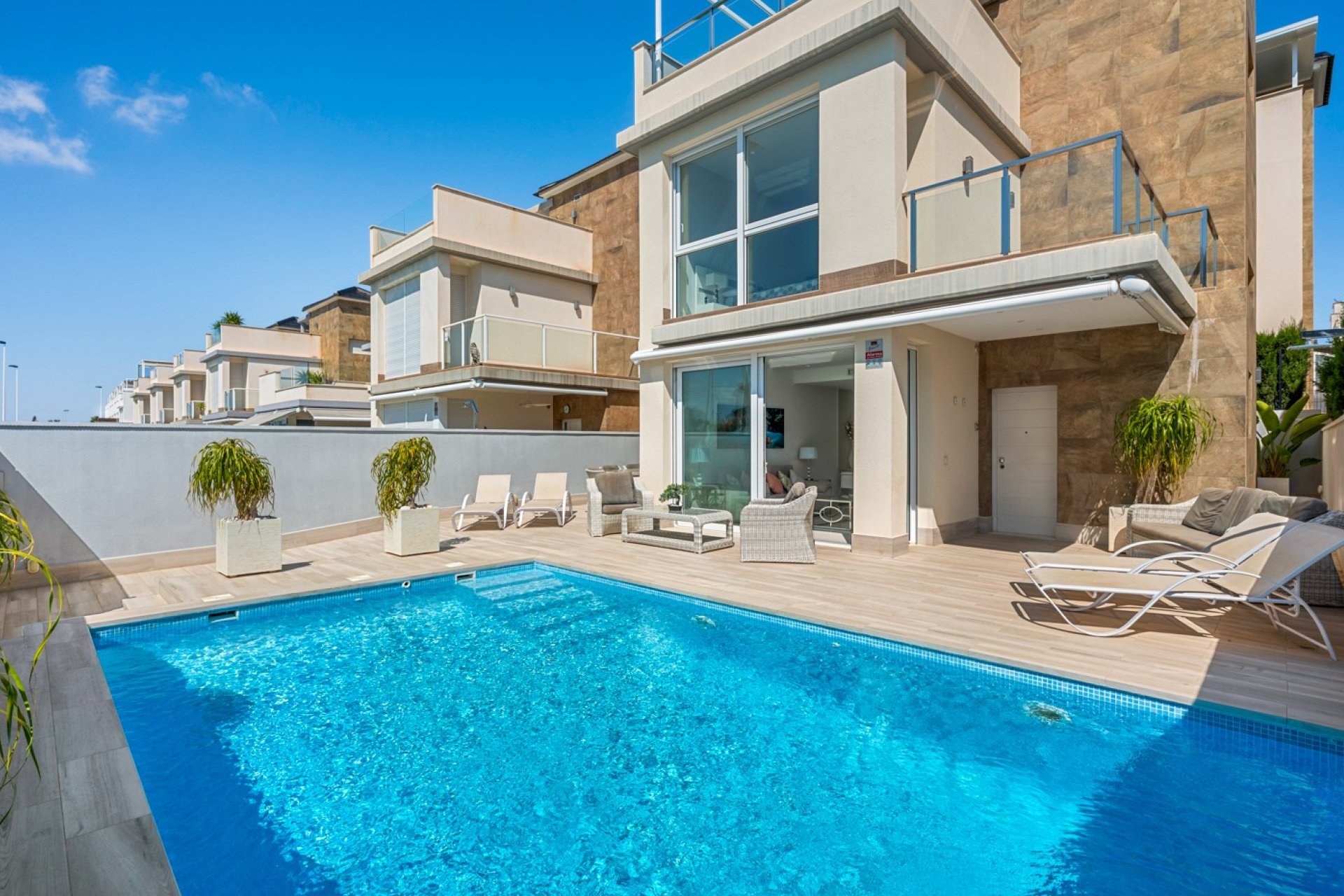 Resale - Villa - Torrevieia - Torrevieja