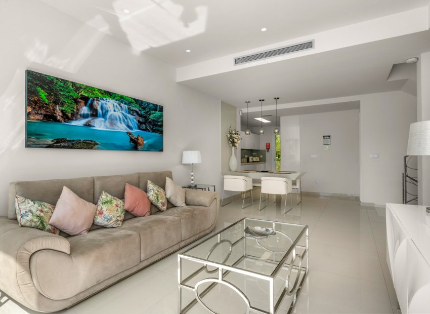 Resale - Villa - Torrevieia - Torrevieja