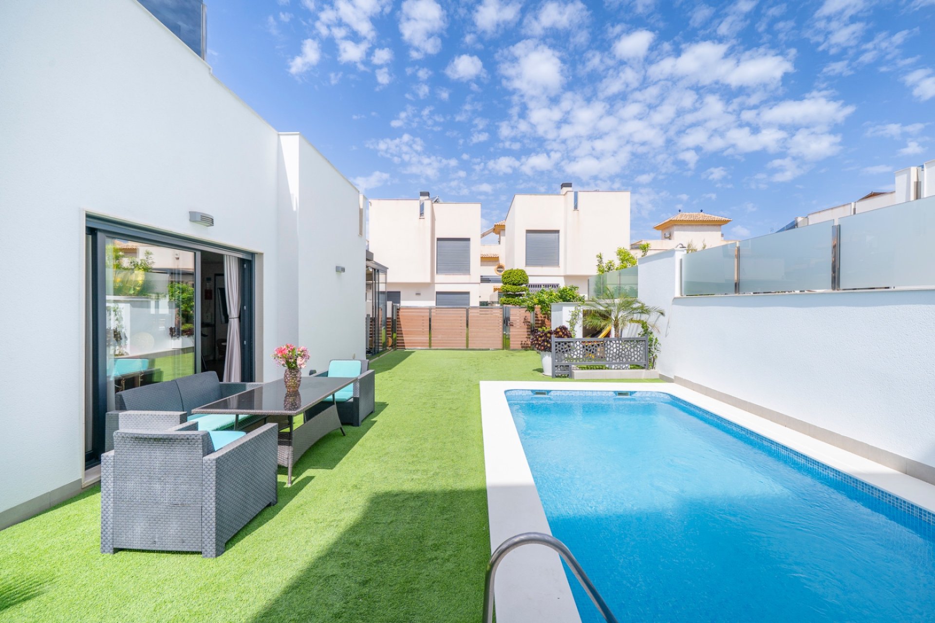 Resale - Villa - Torrevieia - Torrevieja