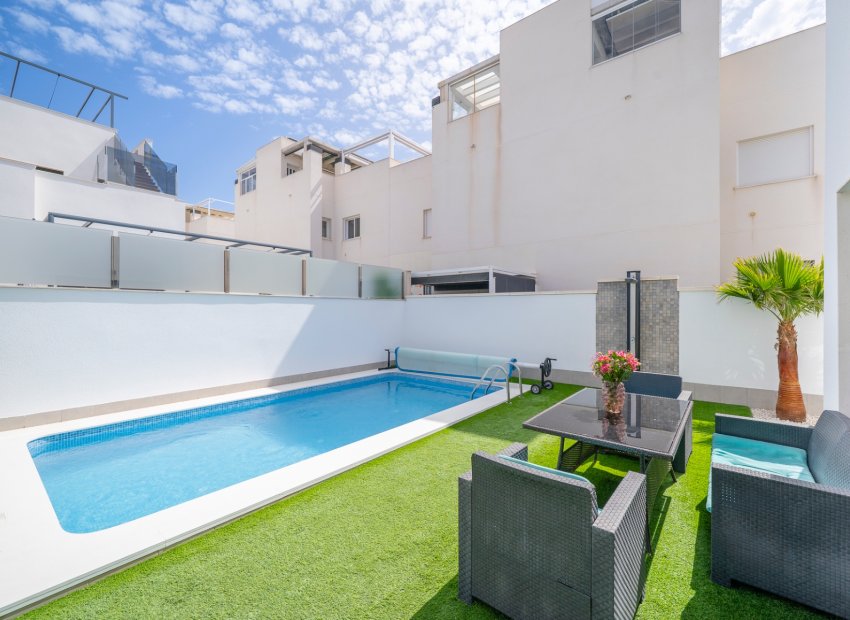 Resale - Villa - Torrevieia - Torrevieja