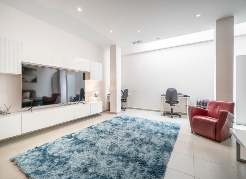 Resale - Villa - Torrevieia - Torrevieja