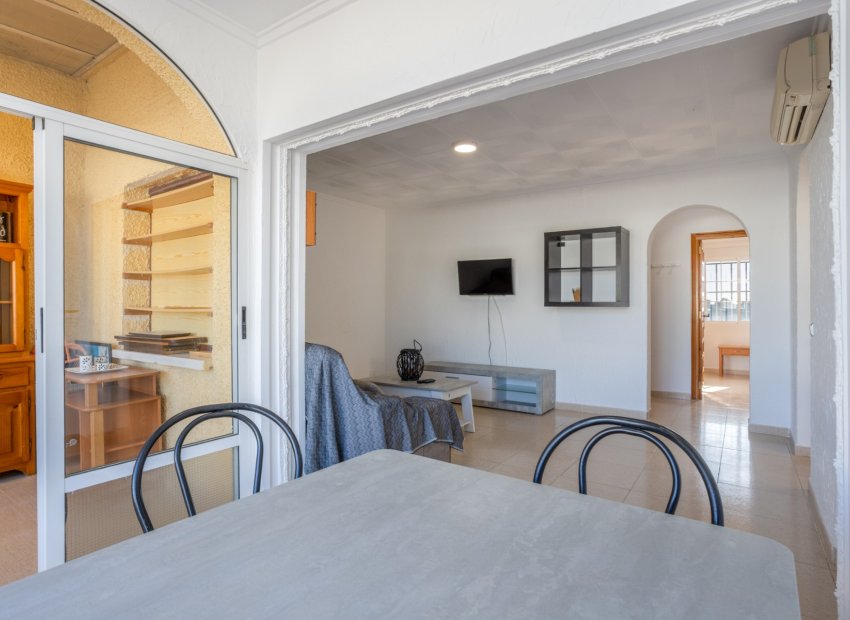 Resale - Villa - Torrevieia - Urbanización San Luis