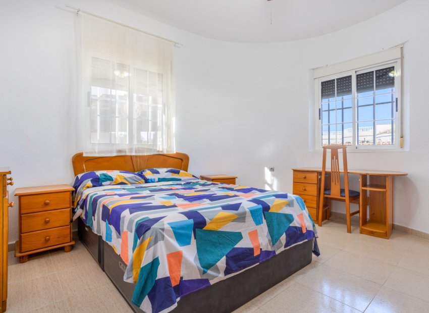 Resale - Villa - Torrevieia - Urbanización San Luis