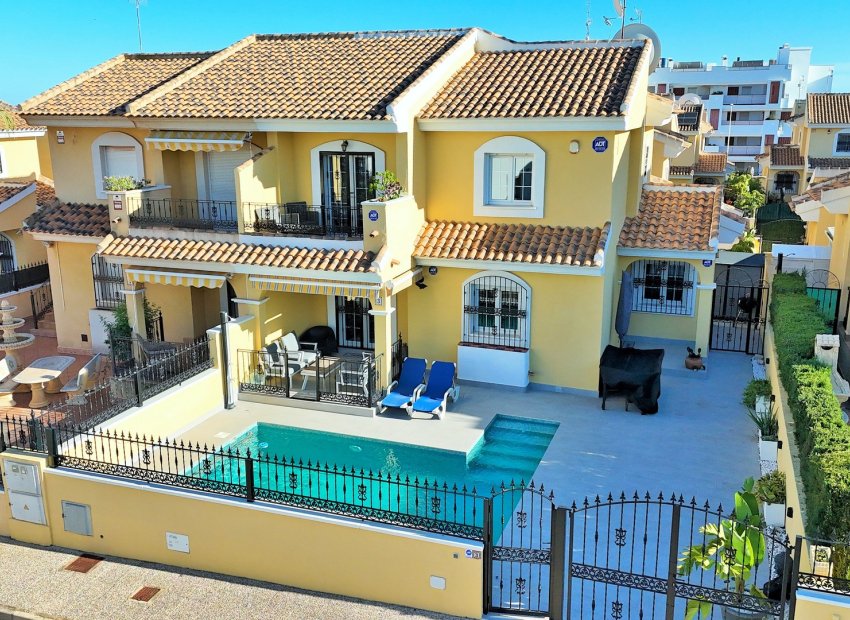 Resale - Villa - Villamartín - Los Dolses