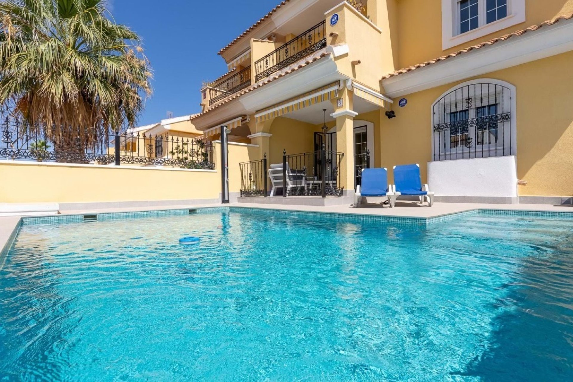 Resale - Villa - Villamartín - Los Dolses