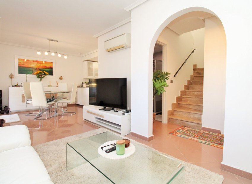 Resale - Villa - Villamartín - Los Dolses