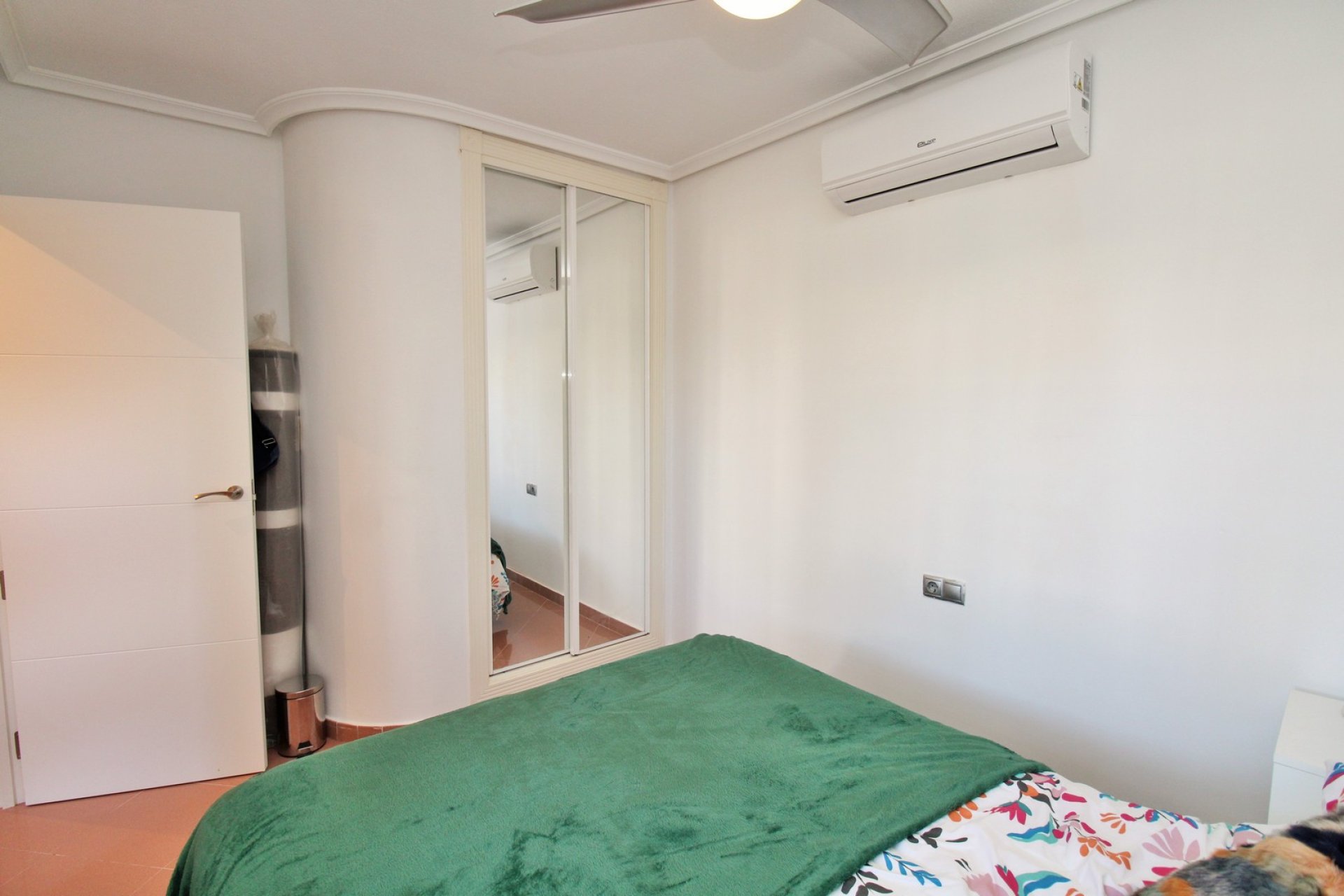 Resale - Villa - Villamartín - Los Dolses