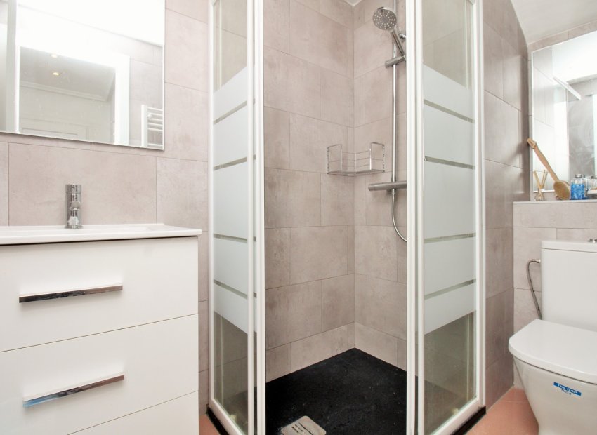 Resale - Villa - Villamartín - Los Dolses