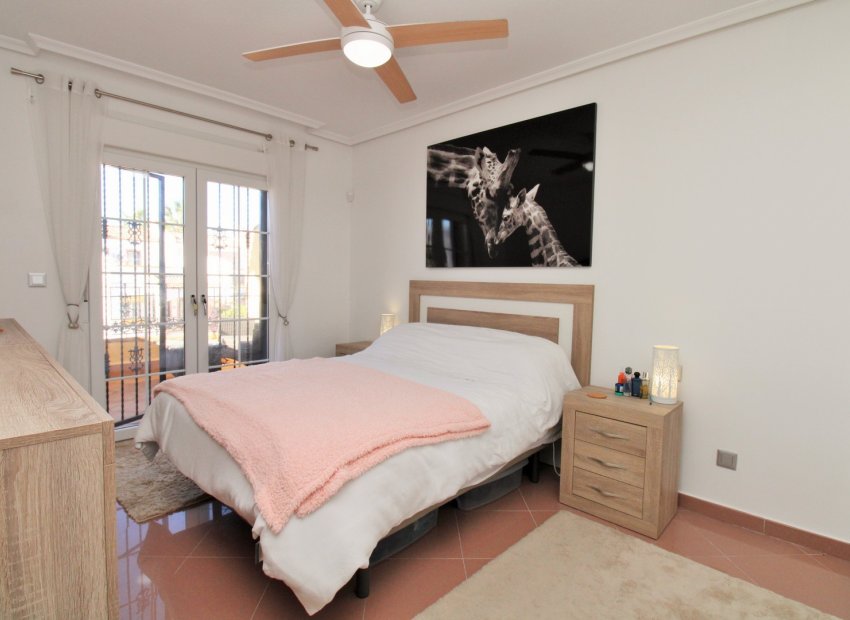 Resale - Villa - Villamartín - Los Dolses