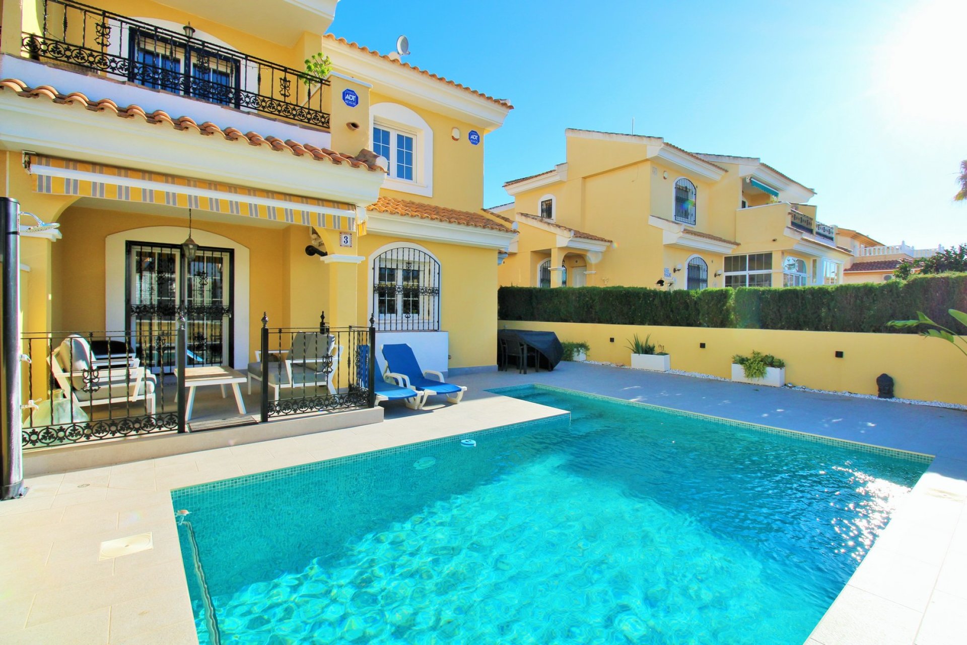 Resale - Villa - Villamartín - Los Dolses