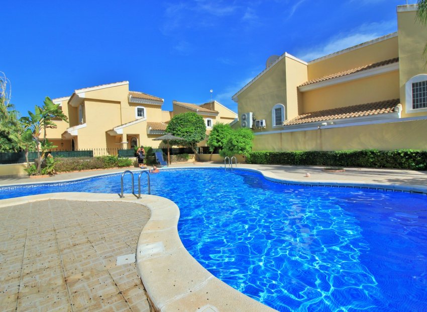 Resale - Villa - Villamartín - Los Dolses