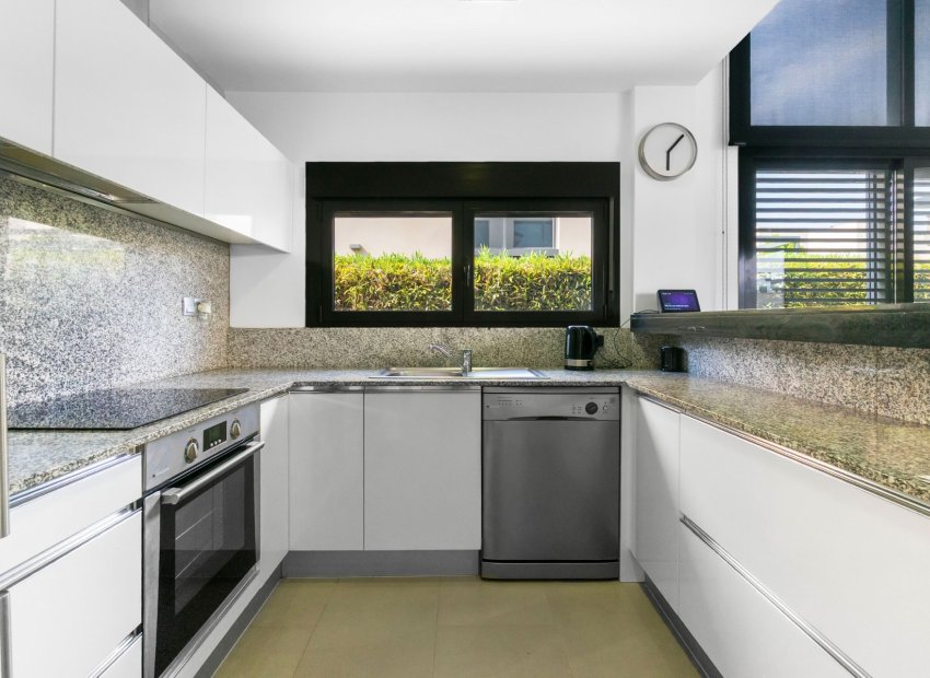 Resale - Villa - Villamartín - Los Dolses