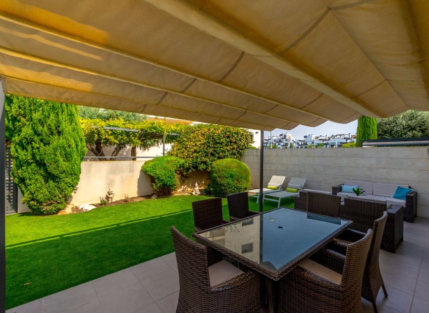 Resale - Villa - Villamartín - Los Dolses